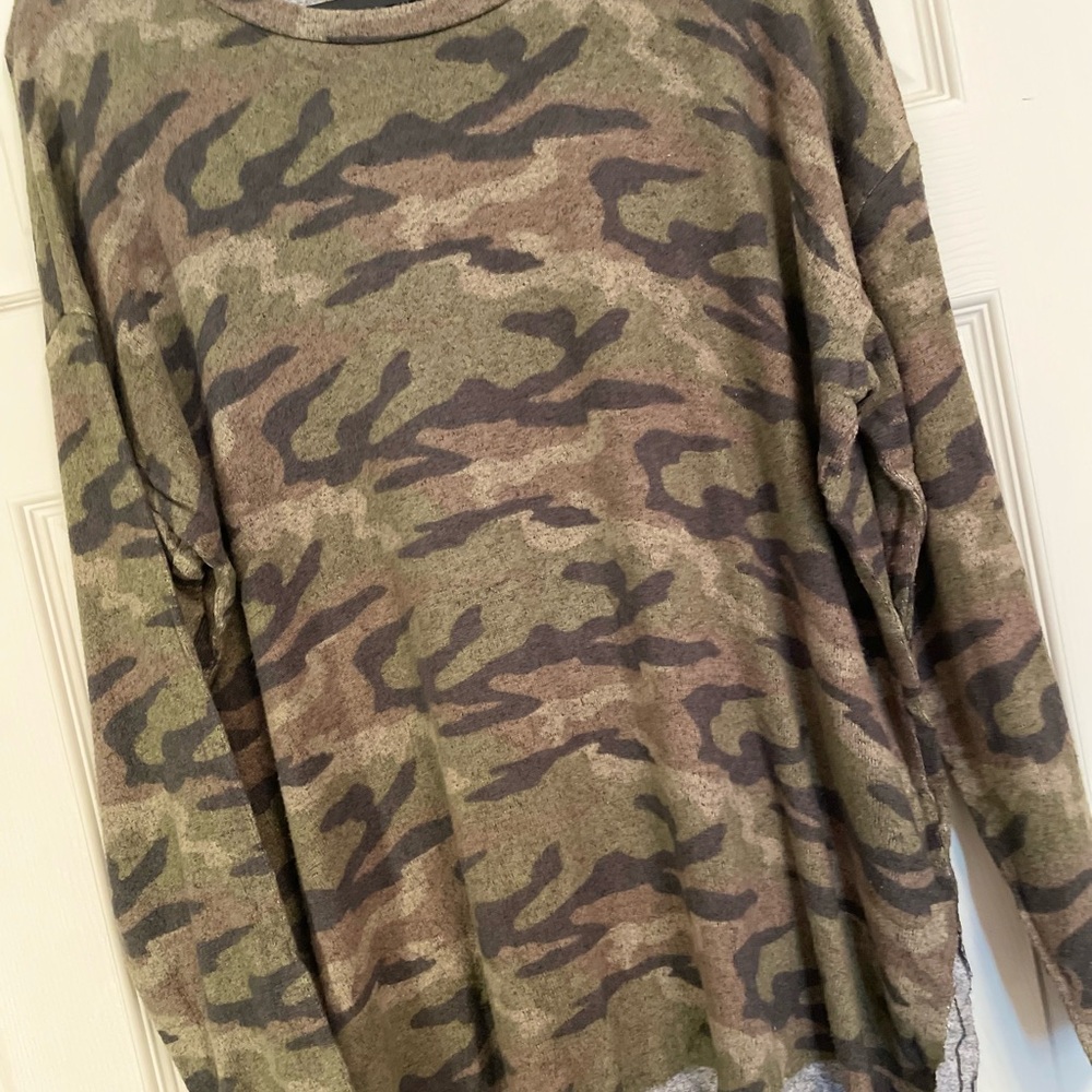 American Eagle Camo soft & sexy plush tunic sweater sz Lg